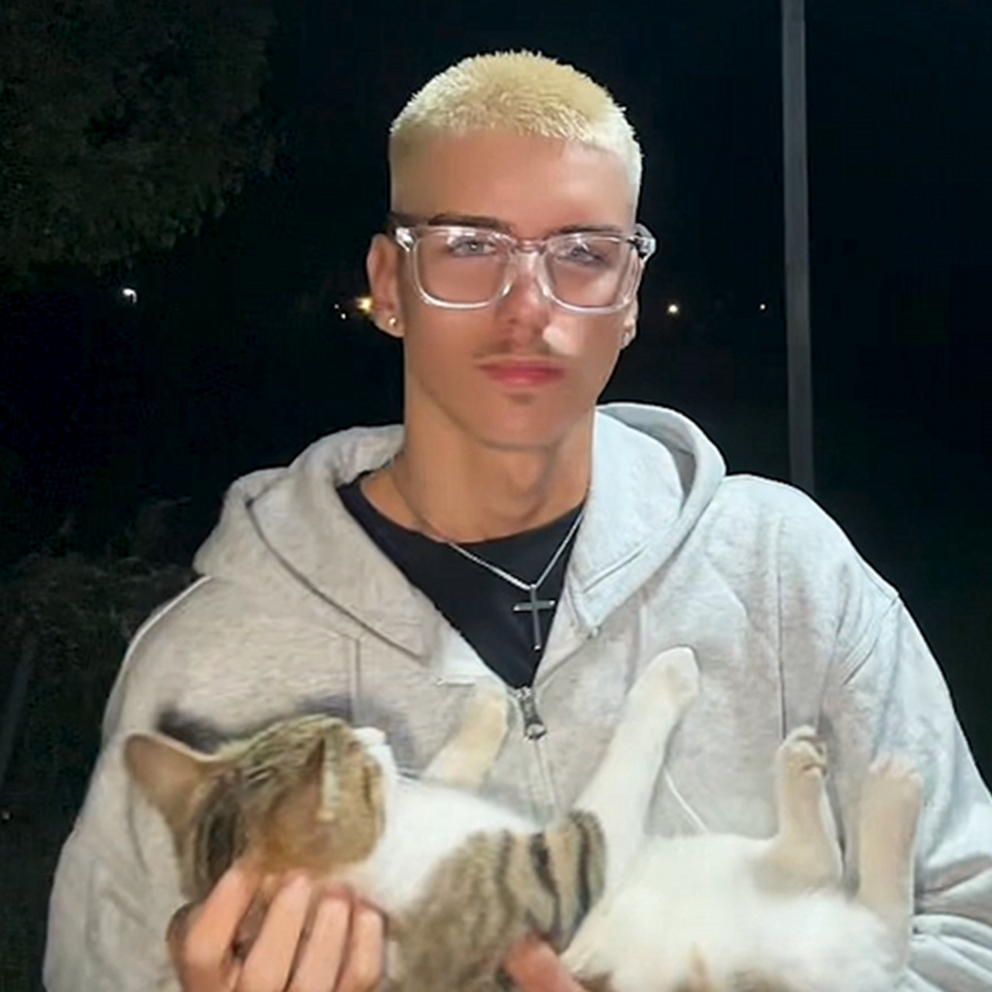 V Glasses